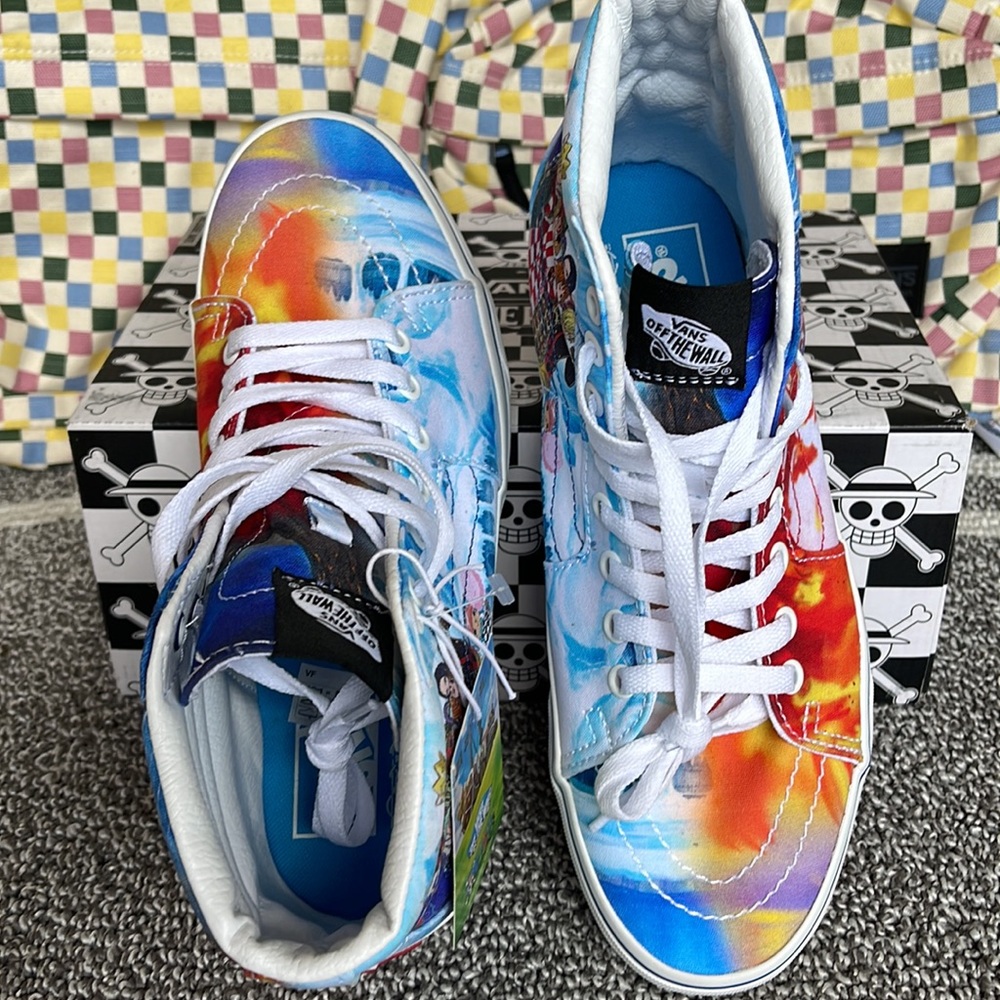 Vans Men’s Sk8-Hi
One Piece Punk Hazard Multi 
VN0007NS448
Sneakers - Picture 11 of 16